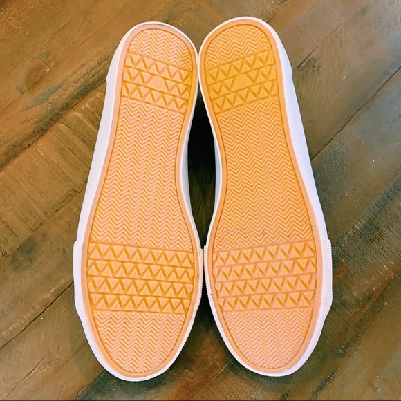 Mossimo | NWOT Gray Satin Sneakers - Picture 4 of 4